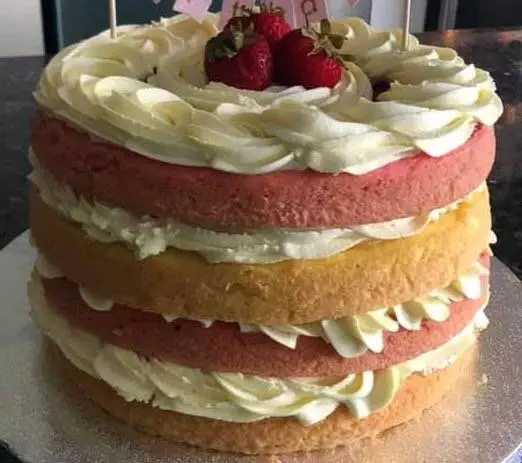 layered strawberry lemonade cake
