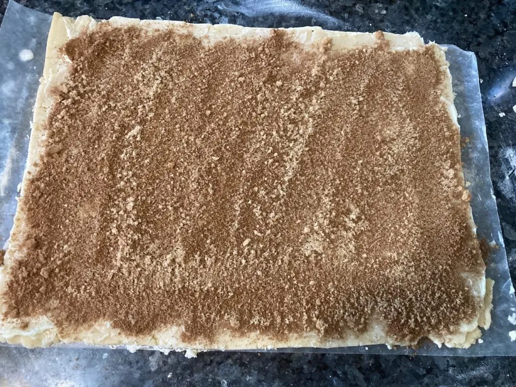 Cake Mix Cinnamon Roll Pastries (with cinnamon glaze) from www.outoftheboxbaking.com