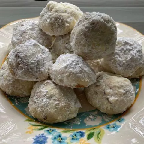 Russian Tea Cakes (with Almond)