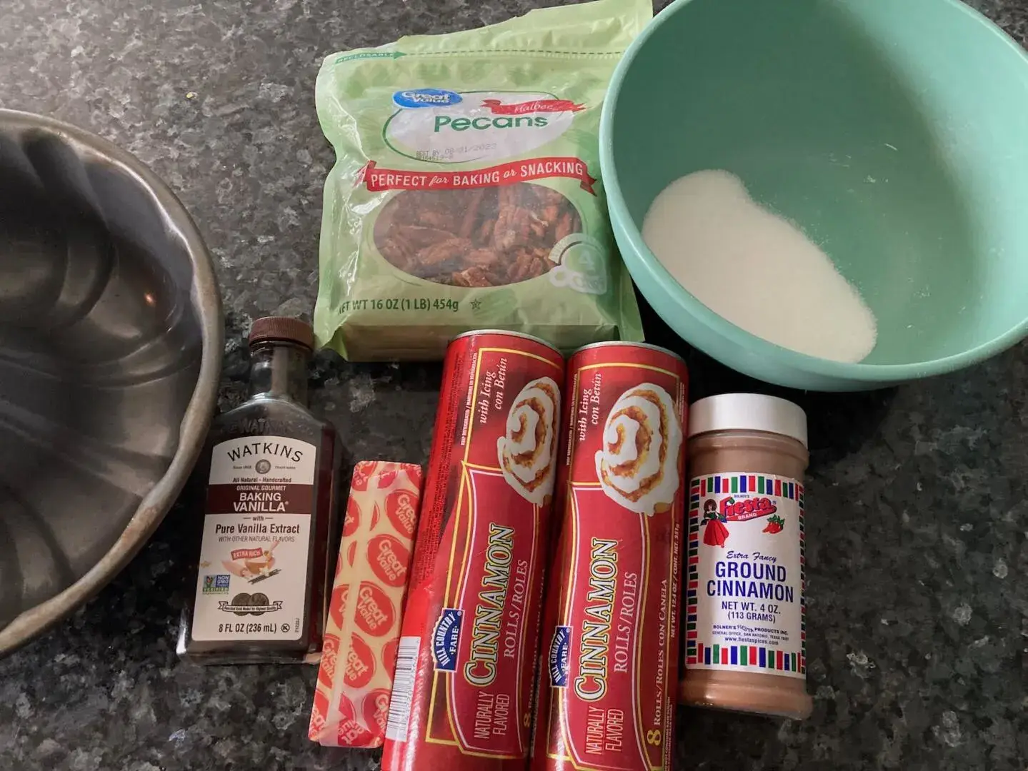 Easy Cinnamon Roll Monkey Bread