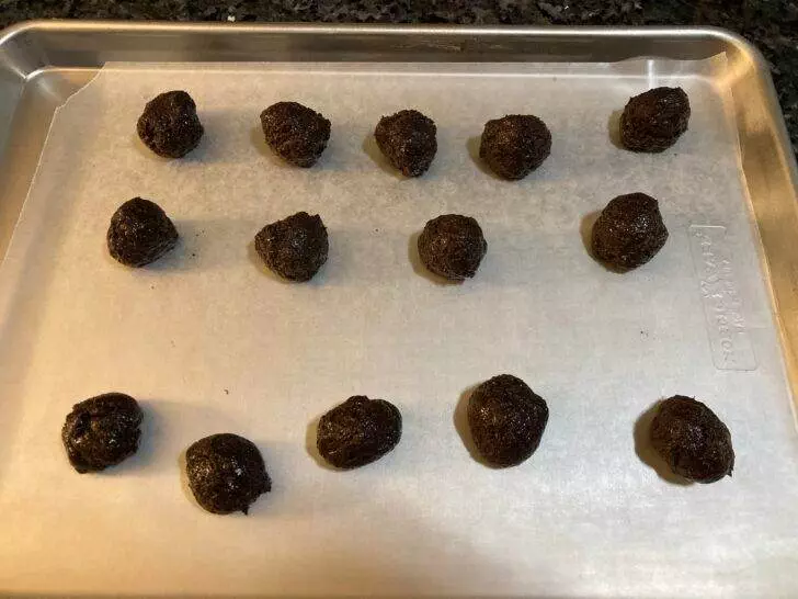 Valentine Oreo Truffles from Out of the Box Baking.com