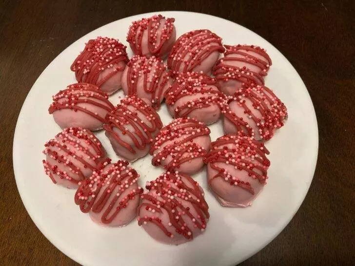 Valentine Oreo Truffles from Out of the Box Baking.com