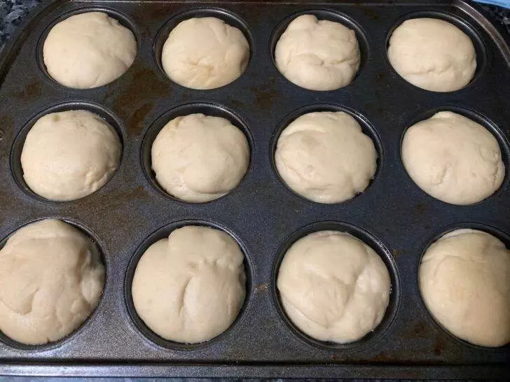 Light and Fluffy Yeast Rolls from Out of the Box Baking.com