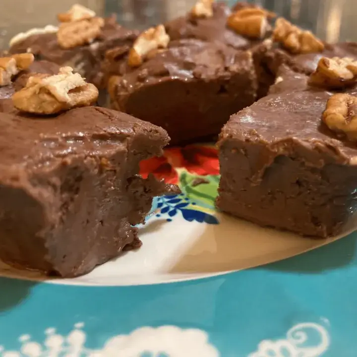 Canned Frosting Fudge