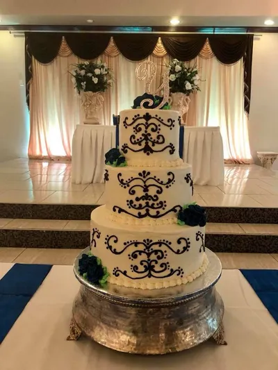 How to Tier a Cake from Out of the Box Baking.com