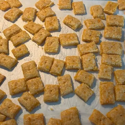 Simple Sourdough Discard Cheez-Its