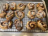 How to Par-Bake Cinnamon Rolls - Baked Broiled and Basted