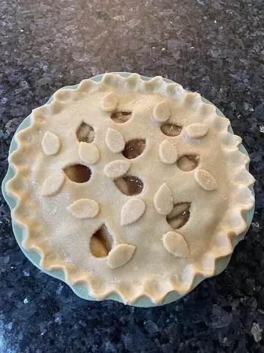 How to Make a Lattice Pie Crust Video + Decorative Leaf Pie Crust