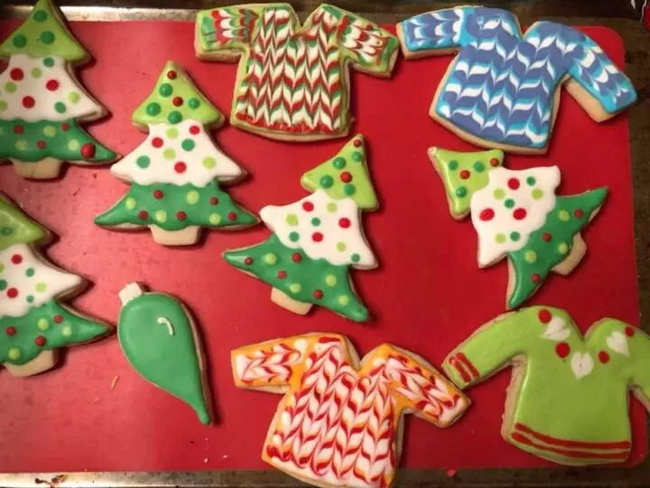 Christmas cookies, hand painted (variety)