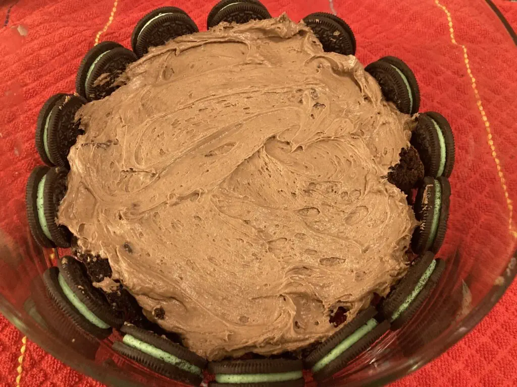 laying the trifle with mousse on top