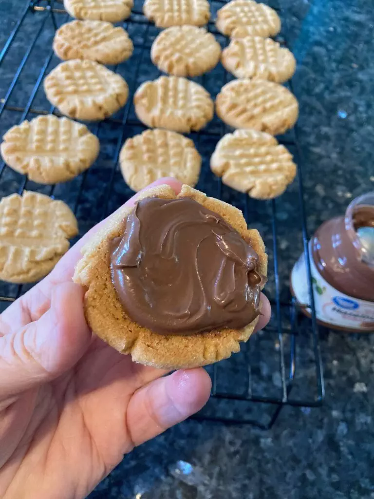peanut butter nutella cookies