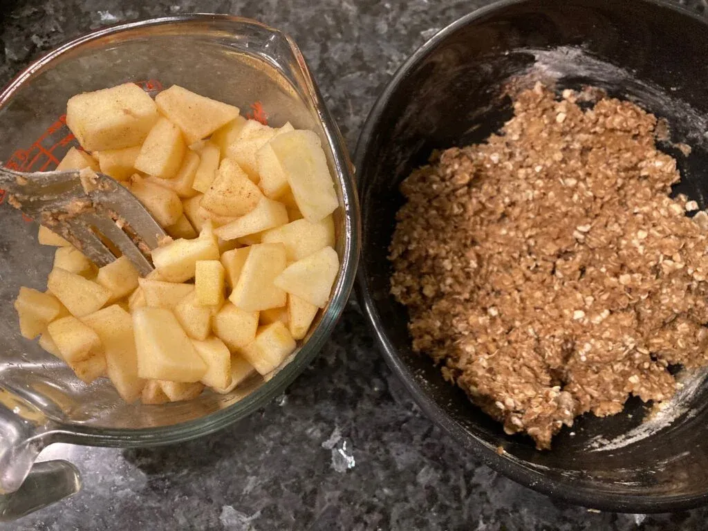 Delicious Apple Crisp from Out of the Box Baking.com