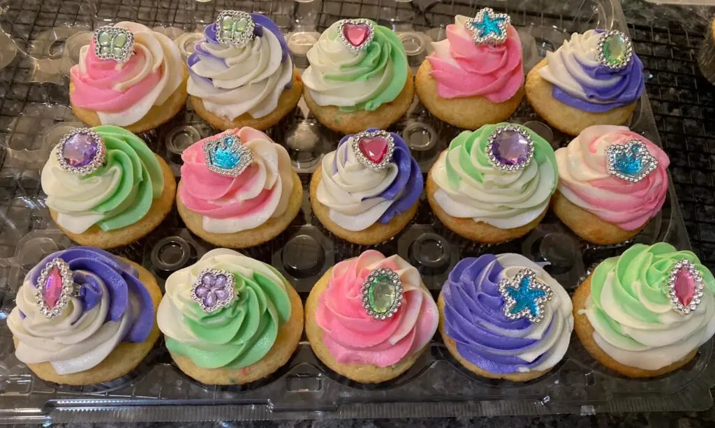 7 Popular Cupcake Decorating Techniques Using Wilton Tips from Out of the Box Baking.com