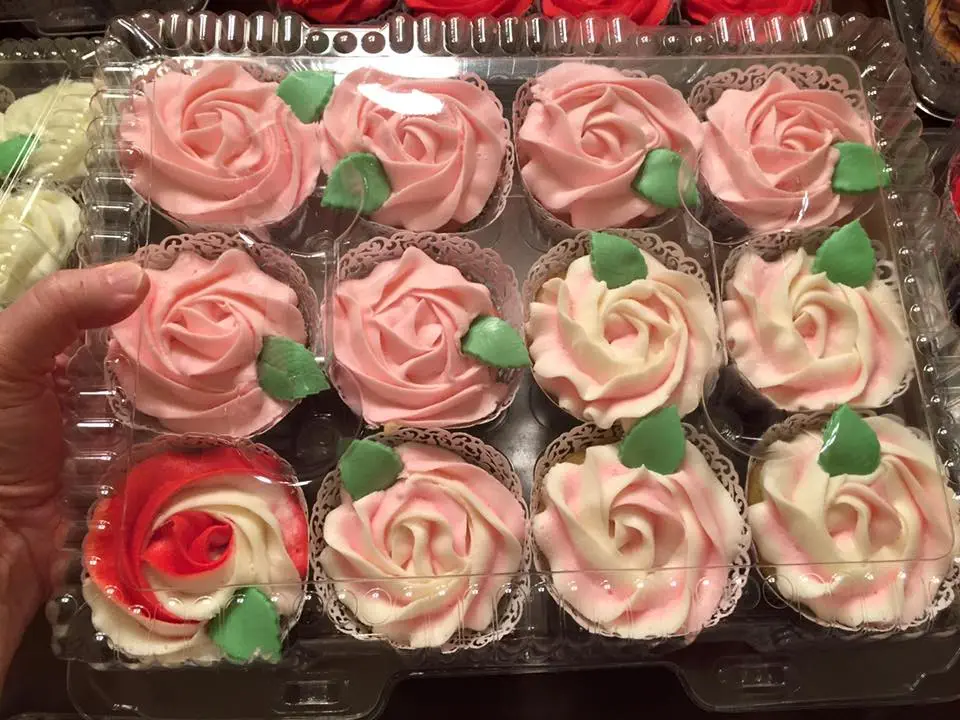 7 Popular Cupcake Decorating Techniques Using Wilton Tips from Out of the Box Baking.com