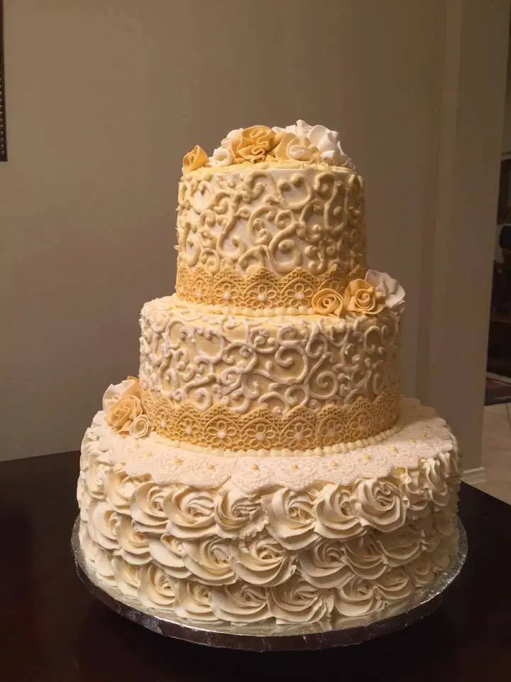 7 Popular Cupcake Decorating Techniques Using Wilton Tips from Out of the Box Baking.com
