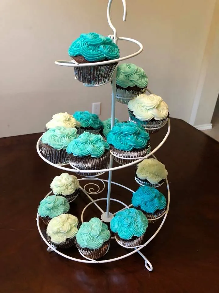 7 Popular Cupcake Decorating Techniques Using Wilton Tips from Out of the Box Baking.com