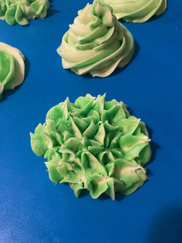 7 Popular Cupcake Decorating Techniques Using Wilton Tips from Out of the Box Baking.com