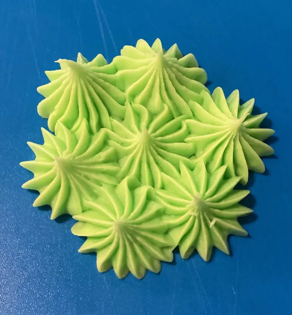 7 Popular Cupcake Decorating Techniques Using Wilton Tips from Out of the Box Baking.com