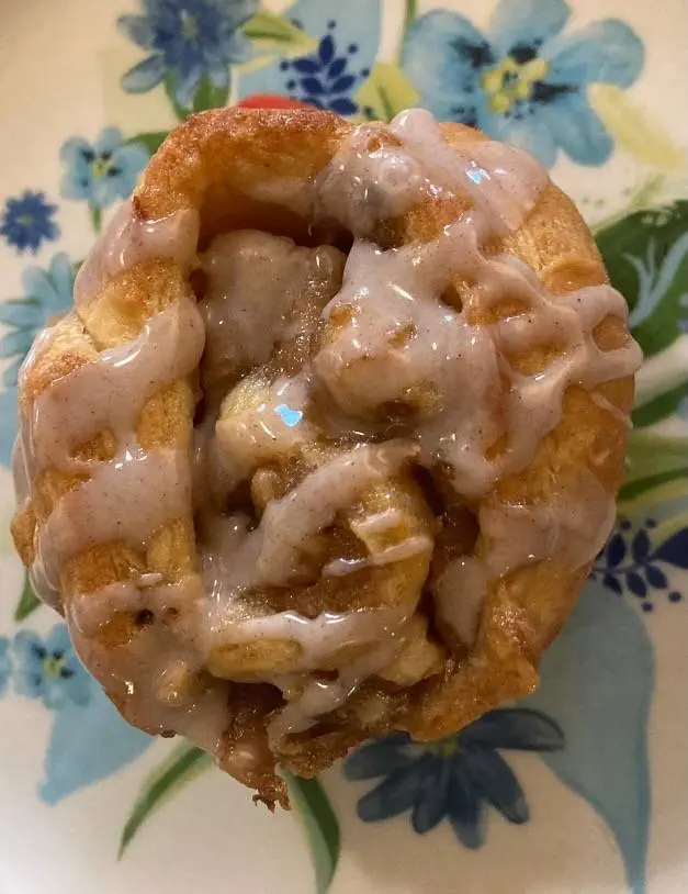 bananas foster cinnamon rolls