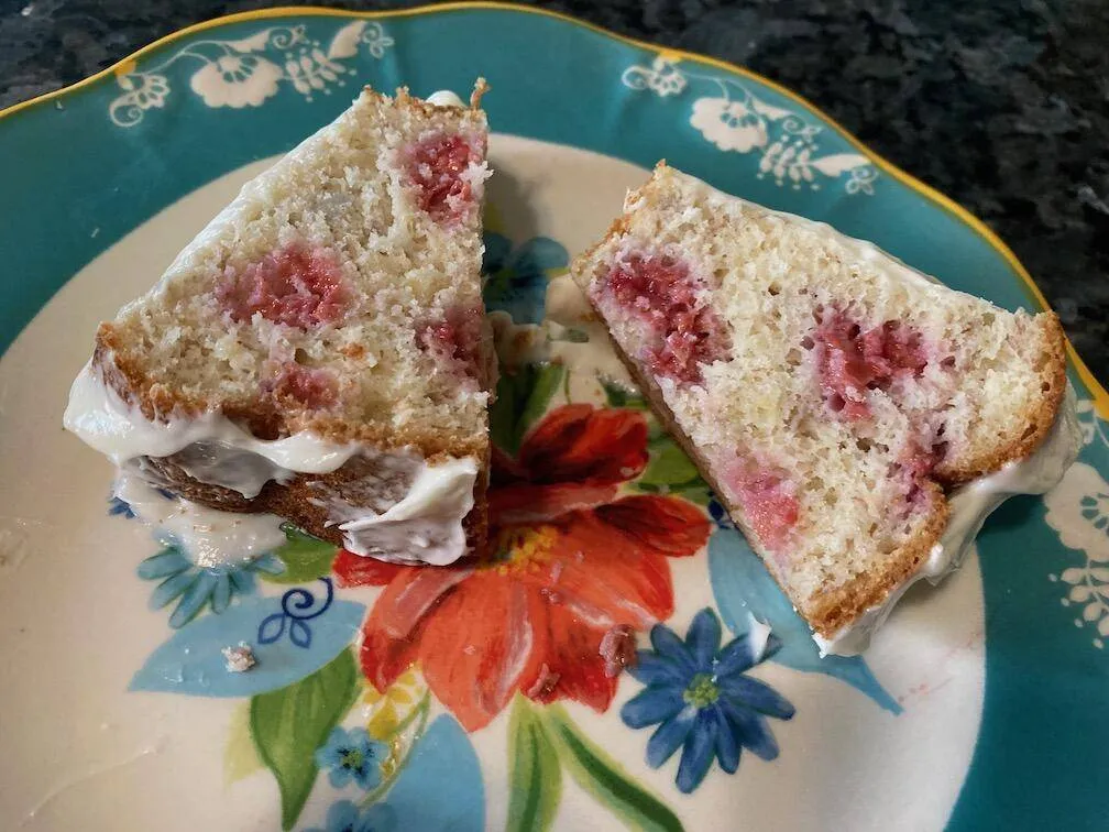 fluffy banana cake with berries