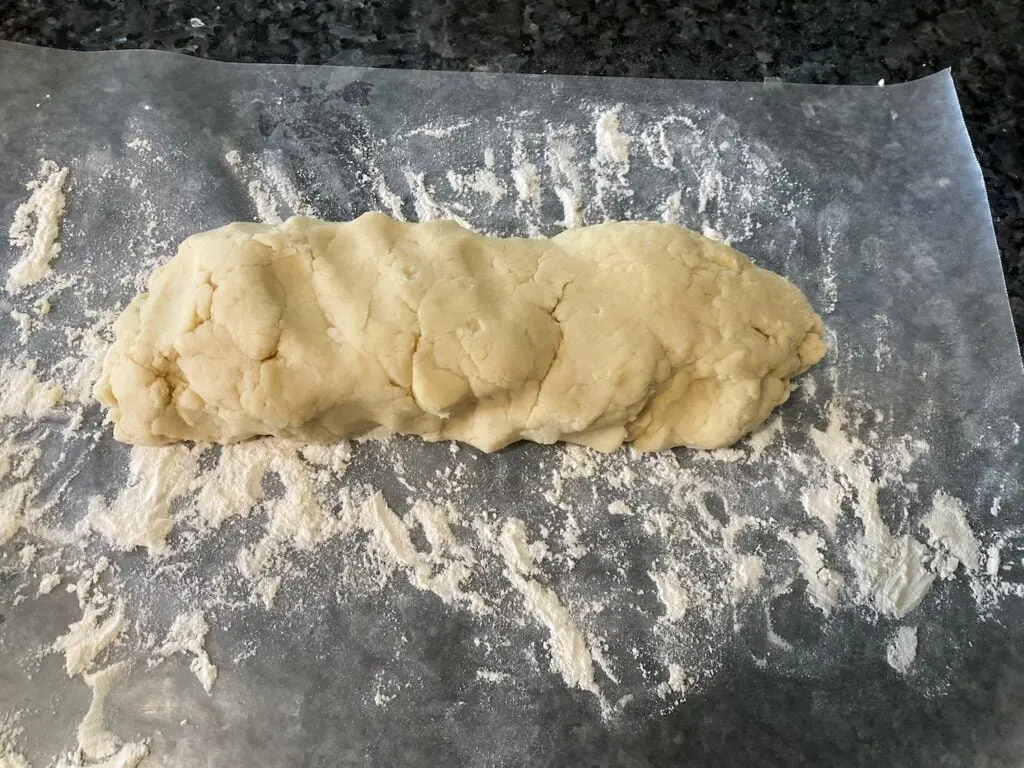 Cake Mix Cinnamon Roll Pastries (with cinnamon glaze) from www.outoftheboxbaking.com
