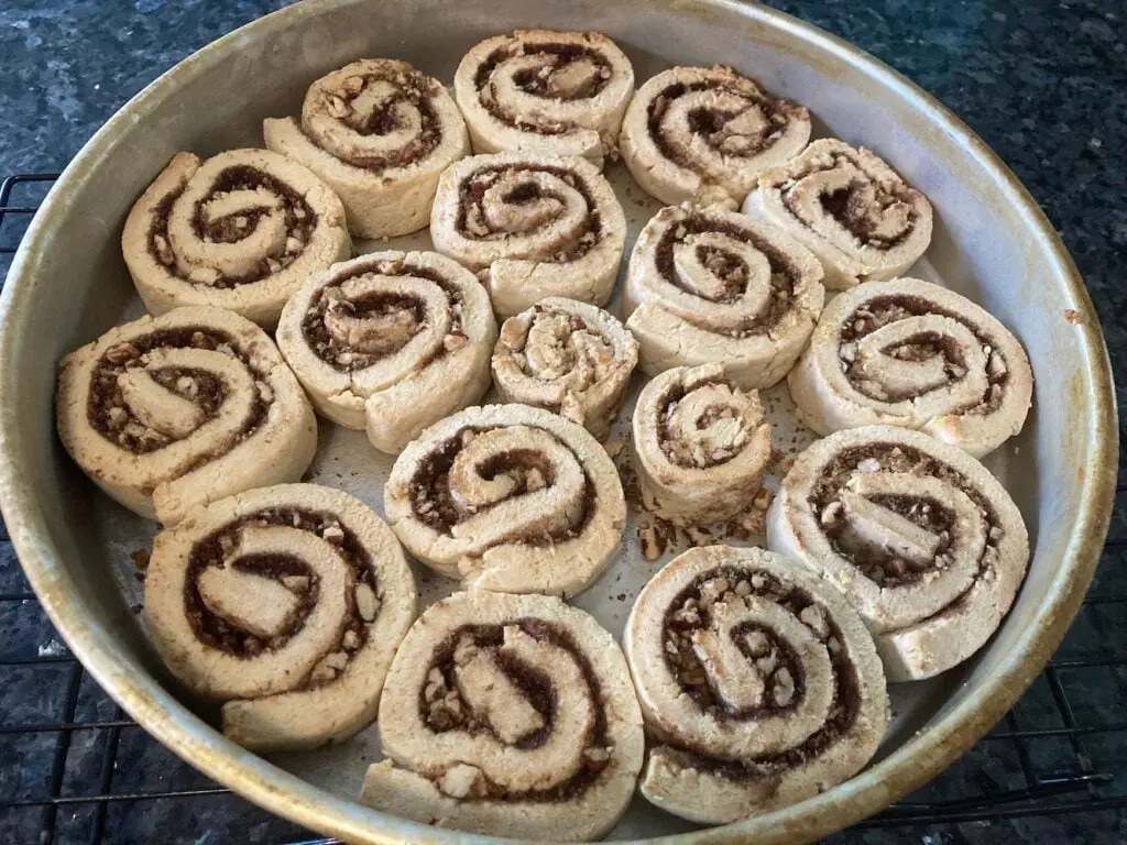 Cake Mix Cinnamon Roll Pastries (with cinnamon glaze) from www.outoftheboxbaking.com