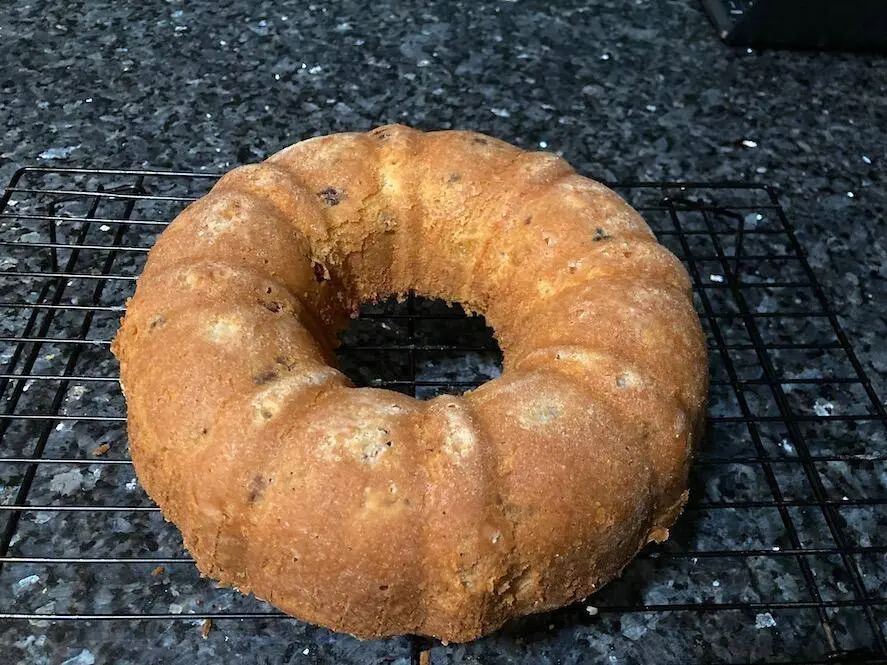 baked pineapple cake