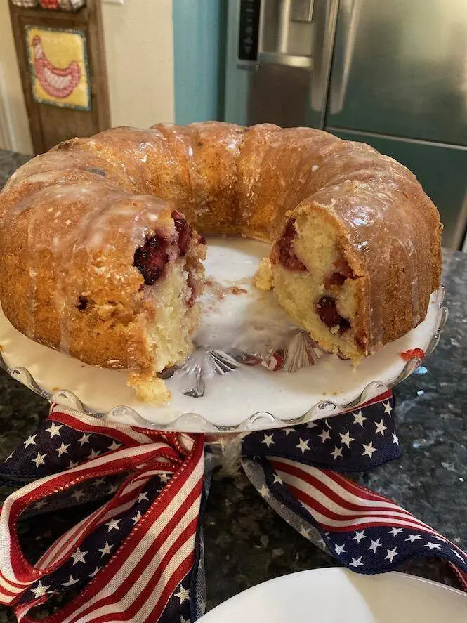 baked pineapple cake