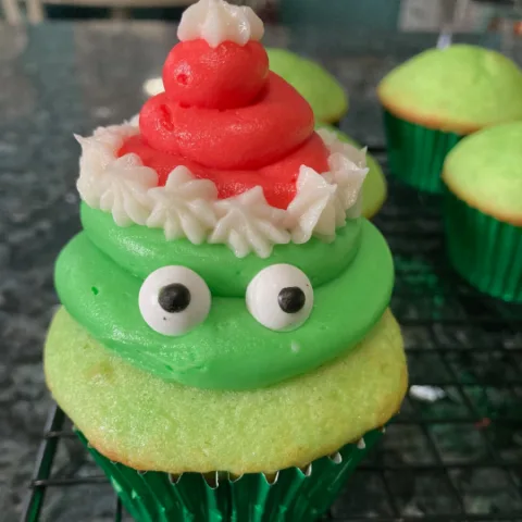 Easy Grinch Cupcakes