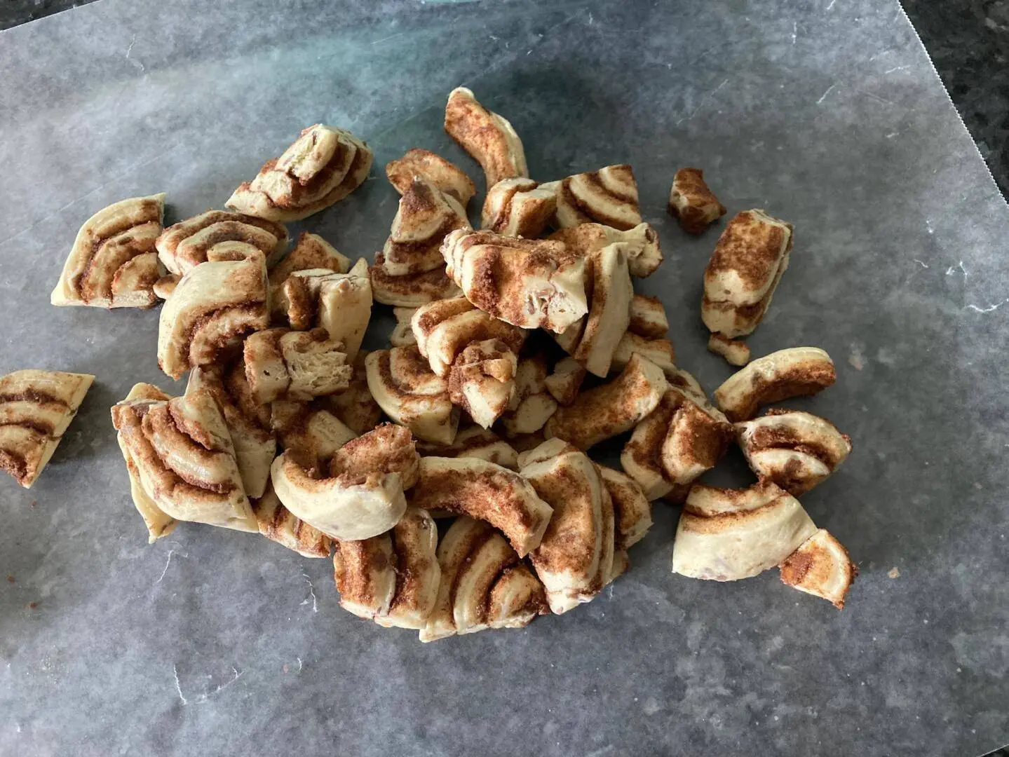 Easy Cinnamon Roll Monkey Bread