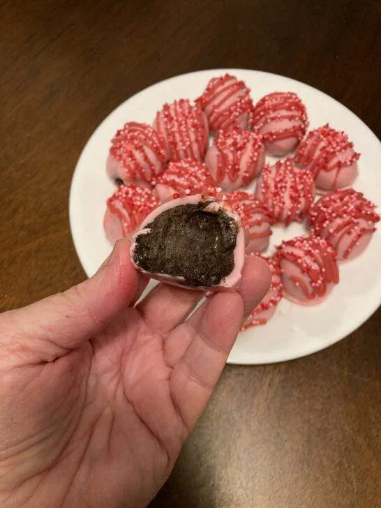 Valentine Oreo Truffles from Out of the Box Baking.com