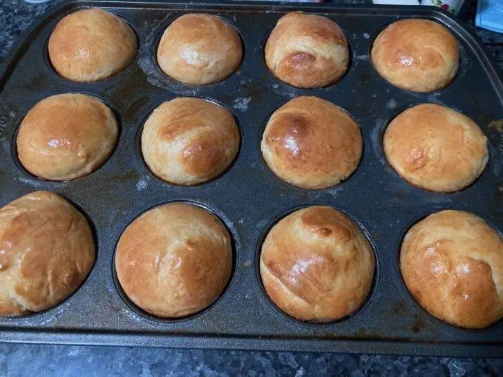 Light and Fluffy Yeast Rolls from Out of the Box Baking.com