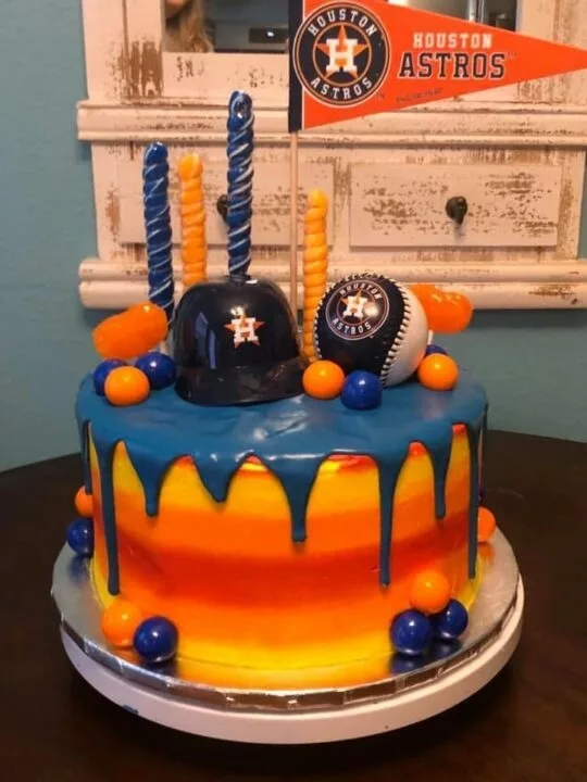 Astros cake  Houston astros birthday party, Baseball birthday party, Cake  decorating tips